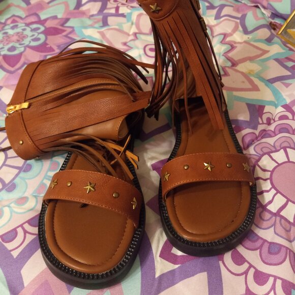 Women shoes - Picture 1 of 4